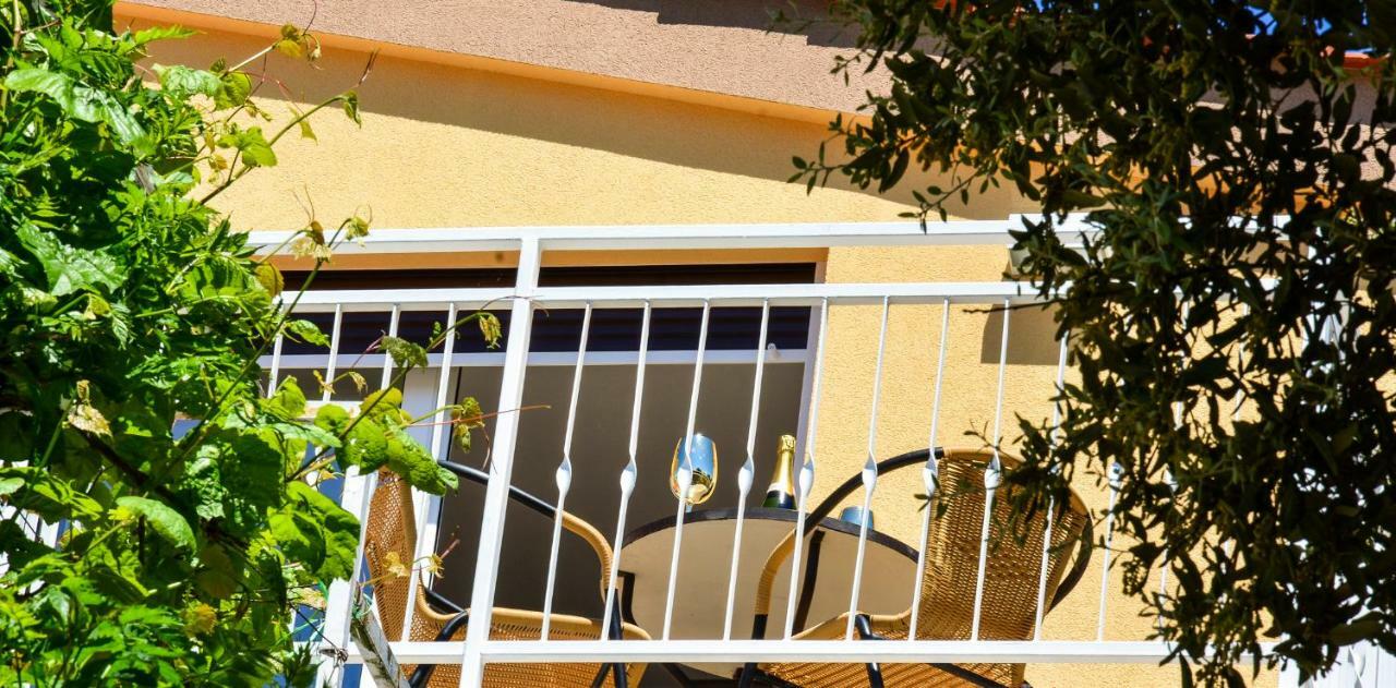 No Stress Apartment Grebastica Exterior photo